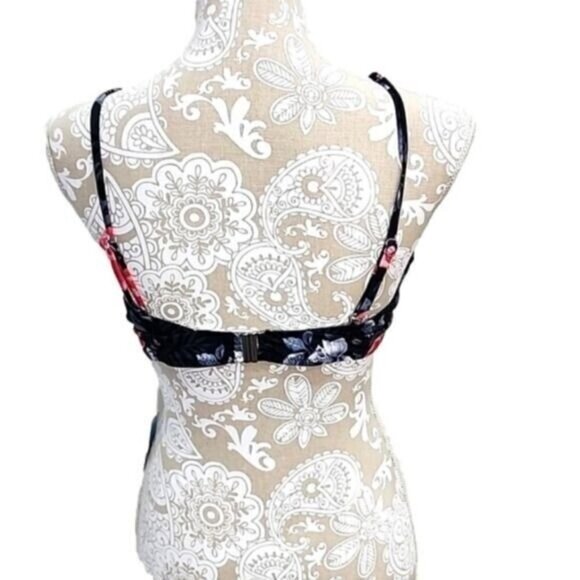 Cupshe black Floral Bikini Top Adjustable straps XXL size but fits like a Small - Picture 2 of 5